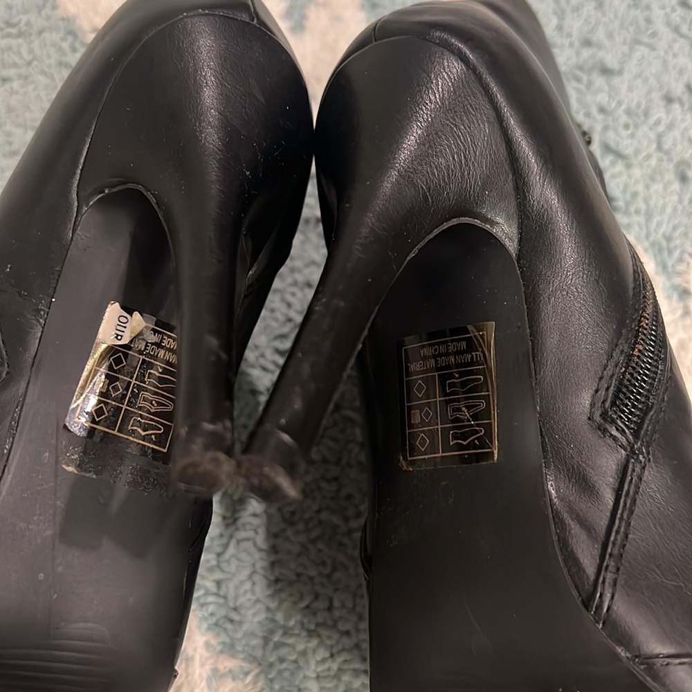 Shoes - Picture 5 of 12